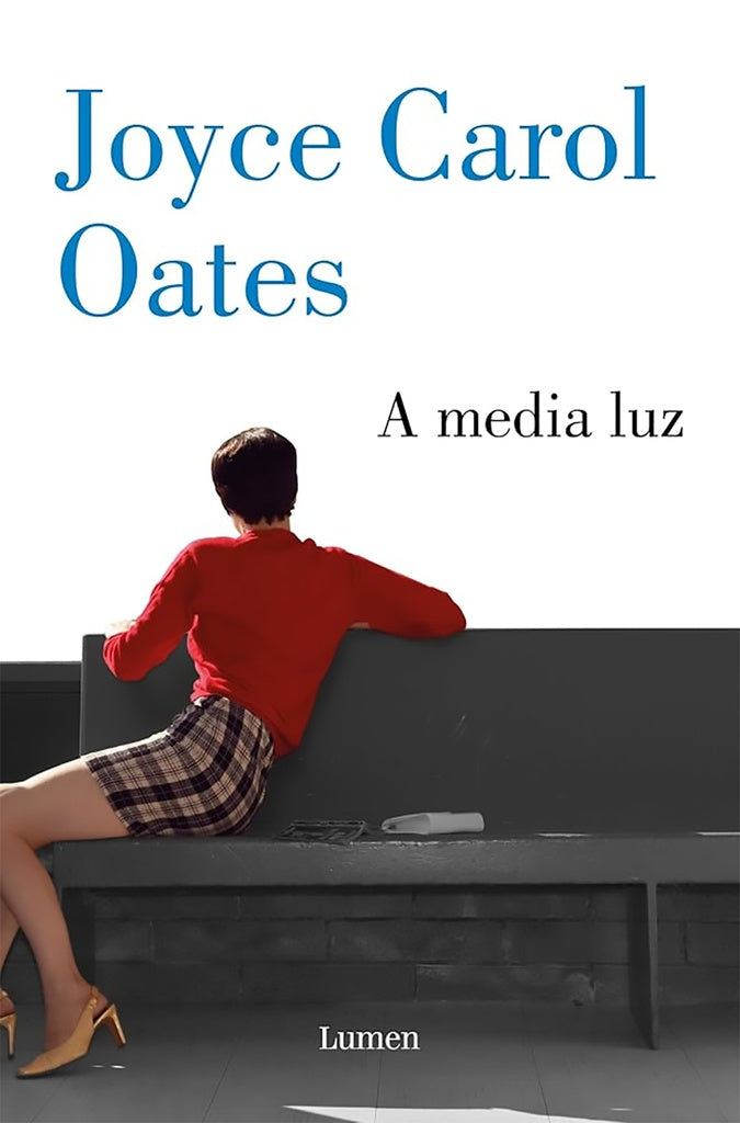 A MEDIA LUZ | JOYCE CAROL OATES
